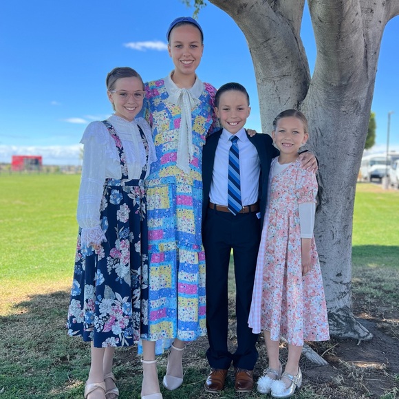 Meet your Posher, Kari - Picture 4 of 5